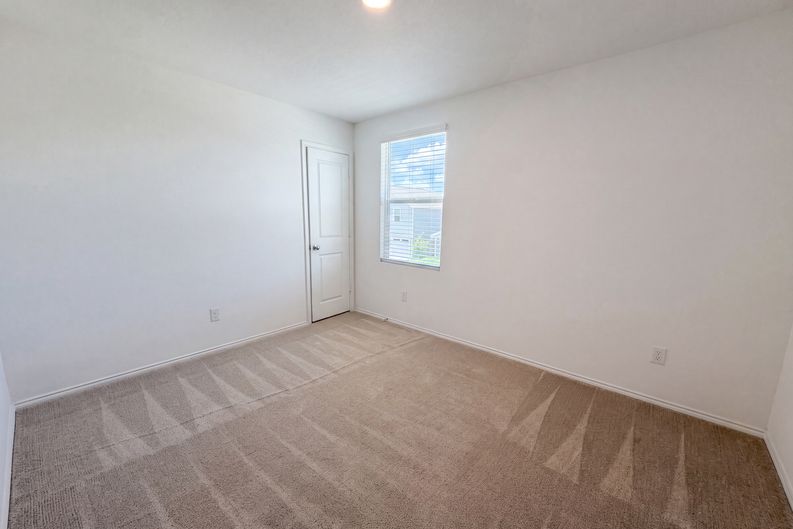 Photo 9 of 18 of 2972 Audles Ln, Dallas, TX