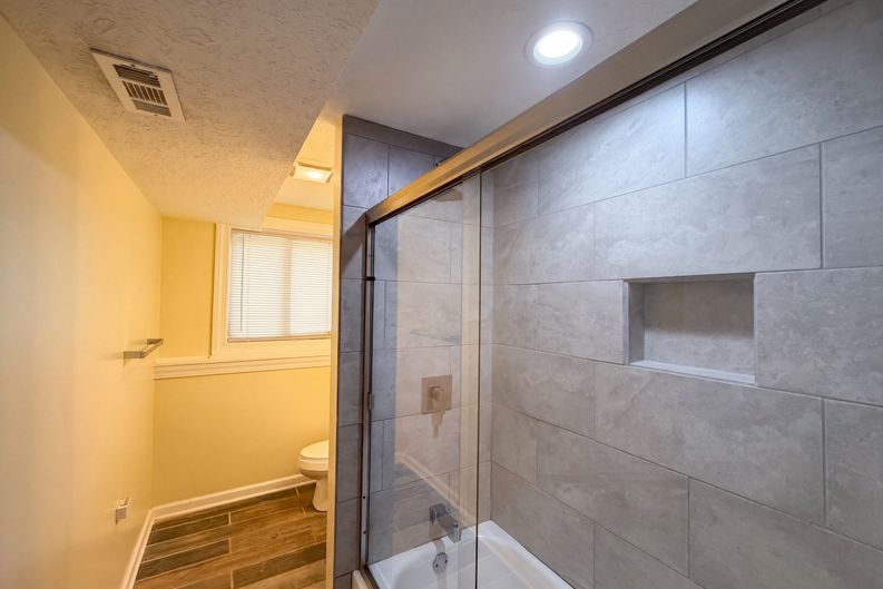 Photo 11 of 22 of 25142 Deerfield Dr, North Olmsted, OH