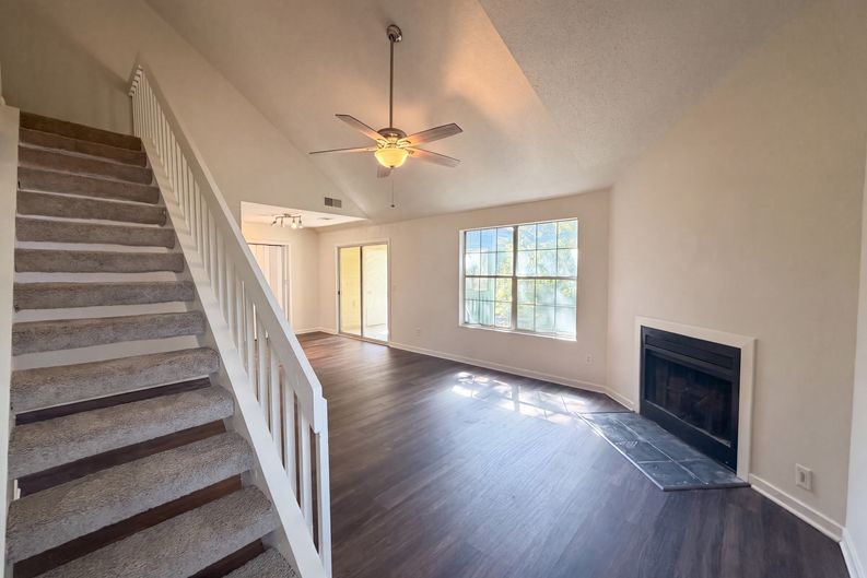 Photo 5 of 18 of 6297 Rolling Fork Rd, North Charleston, SC