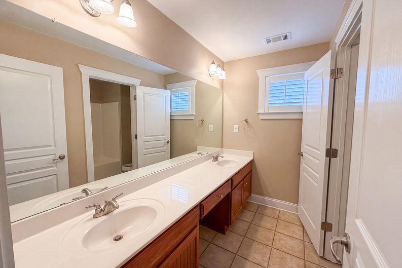 Photo 19 of 28 of 2983 Boulder Walk Ct SE, Atlanta, GA