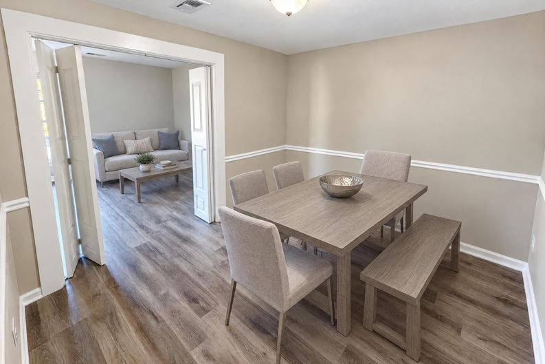 Photo 6 of 22 of 8355 Knights Bridge Rd, Charlotte, NC