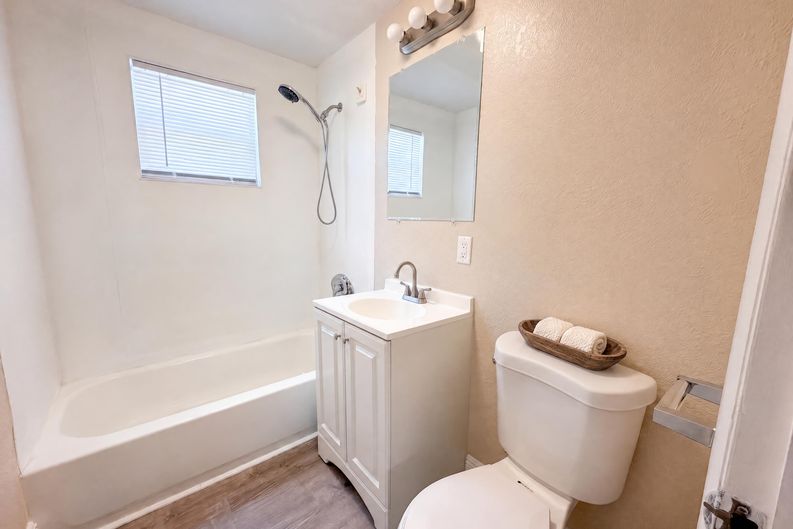 Photo 8 of 14 of 8103 N 18th St, Tampa, FL