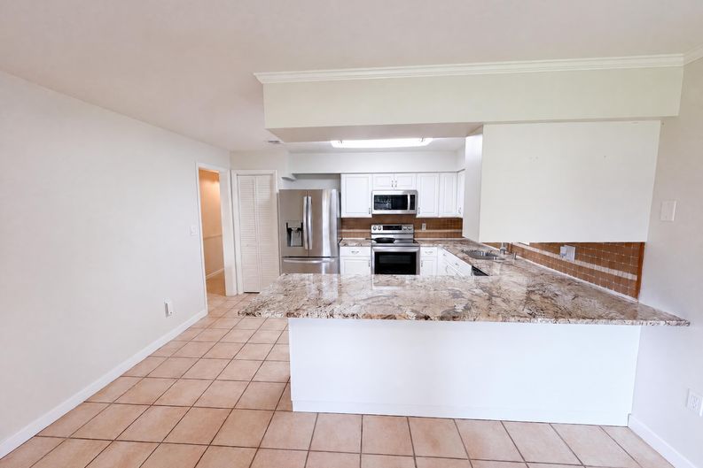 Photo 8 of 30 of 2617 S Fairway Dr, Melbourne, FL