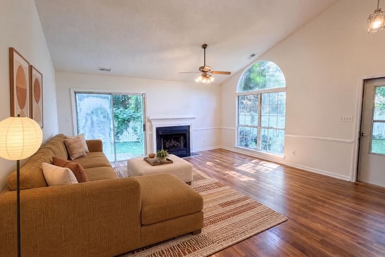 Photo 9 of 17 of 6223 Sunbridge Ct, Charlotte, NC