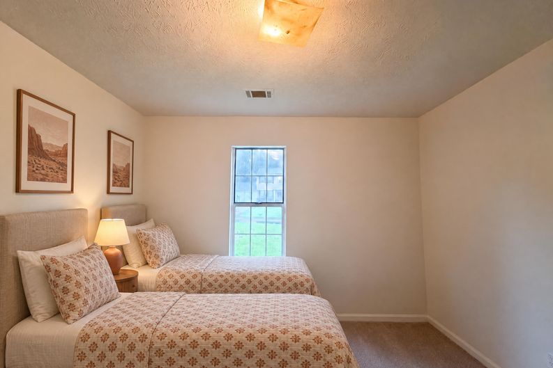 Photo 9 of 29 of 4320 Southvale Dr, Decatur, GA