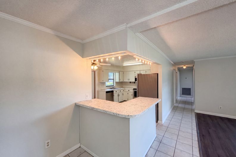 Photo 9 of 17 of 3129 Avenue W NW, Winter Haven, FL