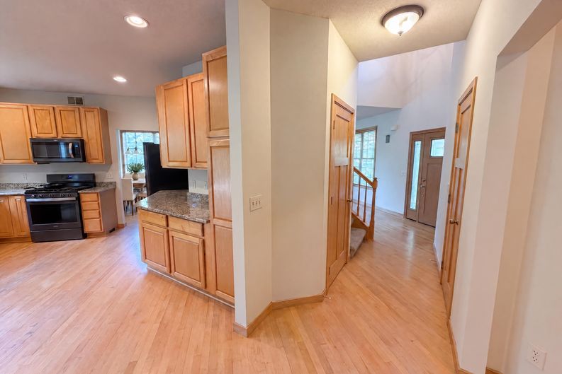 Photo 8 of 36 of 1012 Delano Ct, Stillwater, MN
