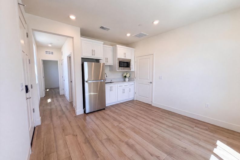 Photo 14 of 49 of 5699 Kusnick Ave, Tracy, CA