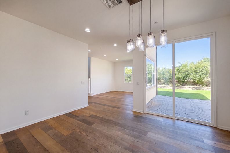 Photo 6 of 31 of 21981 Propello Dr, Santa Clarita, CA