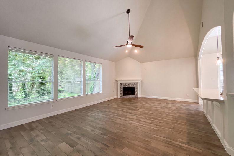 Photo 8 of 20 of 7107 Sweet Violet Trl, Humble, TX