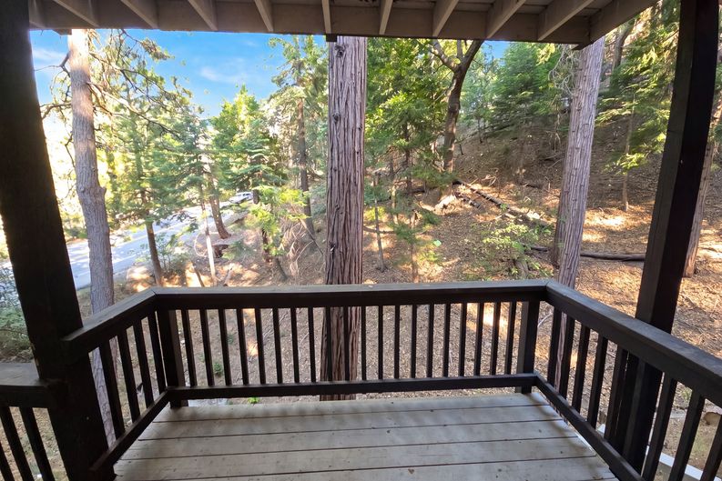 Photo 27 of 31 of 472 Brentwood Dr, Lake Arrowhead, CA