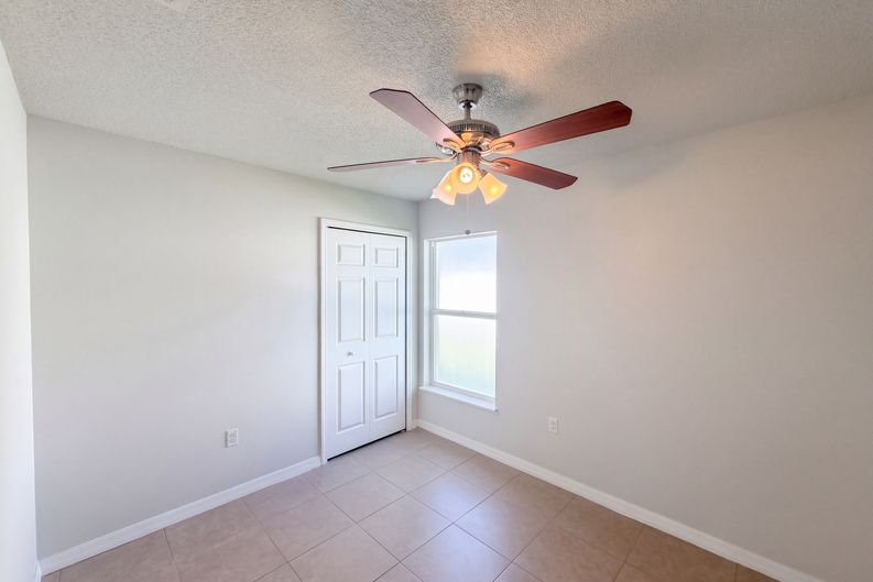 Photo 12 of 16 of 23 Peterlee Ct, Kissimmee, FL