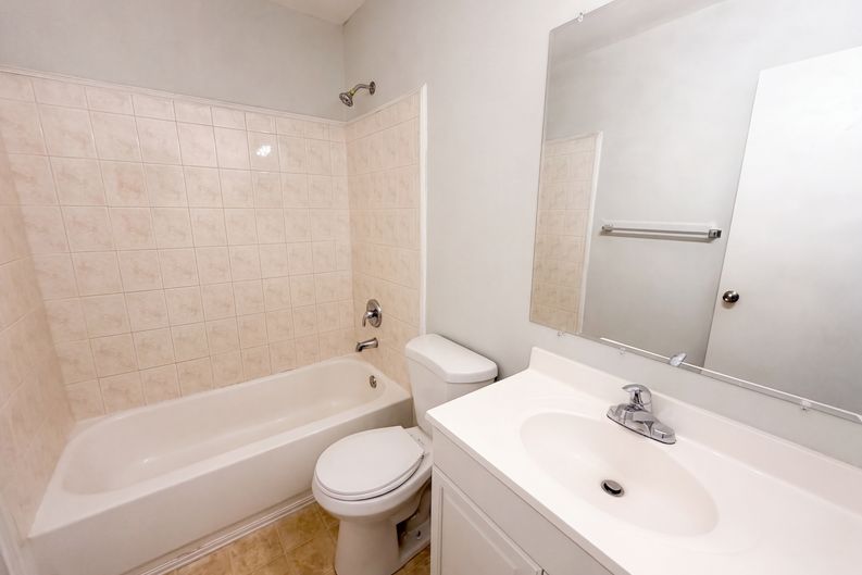 Photo 6 of 17 of 7816 Foxwood Dr, Raleigh, NC