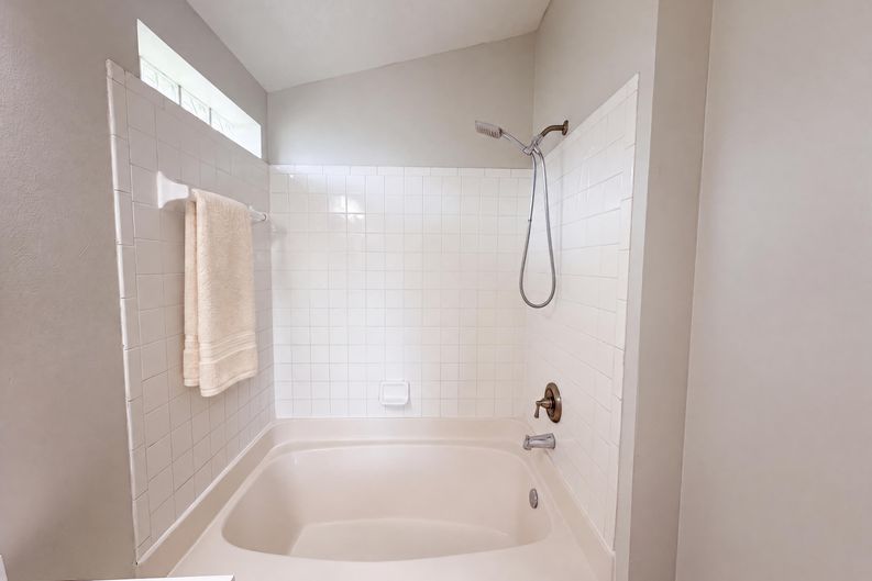 Photo 20 of 38 of 225 Southbridge Cir, Kissimmee, FL