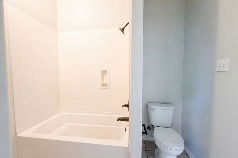 Photo 18 of 21 of 11920 Hassop Ln, Burleson, TX