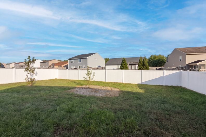 Photo 18 of 20 of 8051 Painted Pony Dr, Indianapolis, IN