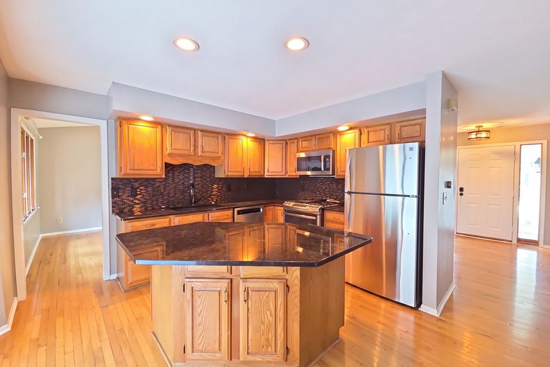Photo 21 of 79 of 1503 Featherstone Rd, Rockford, IL