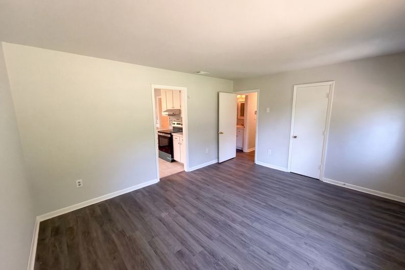 Photo 15 of 24 of 6531 Rosecran Dr, Charlotte, NC