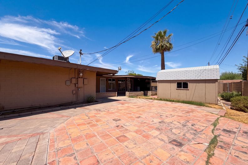 Photo 5 of 21 of 3115 N 53rd Dr, Phoenix, AZ