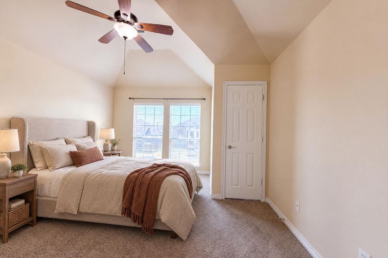 Photo 18 of 29 of 409 Lone Oak Ct, Kennedale, TX
