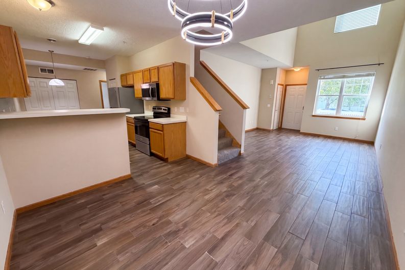 Photo 9 of 23 of 5070 Holly Ln N, Plymouth, MN