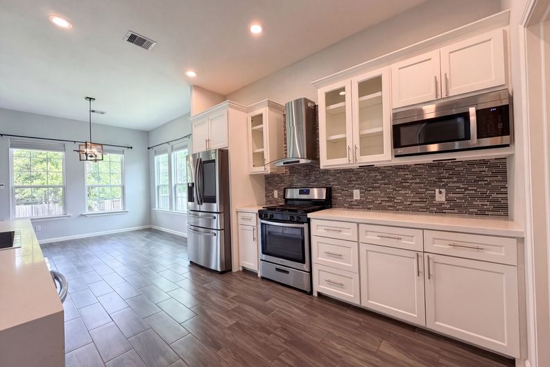 Photo 7 of 24 of 40406 Mostyn Dr, Magnolia, TX