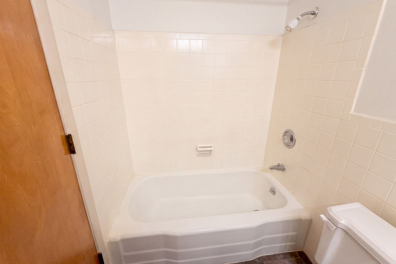 Photo 16 of 23 of 3162 Ashway Dr, Indianapolis, IN
