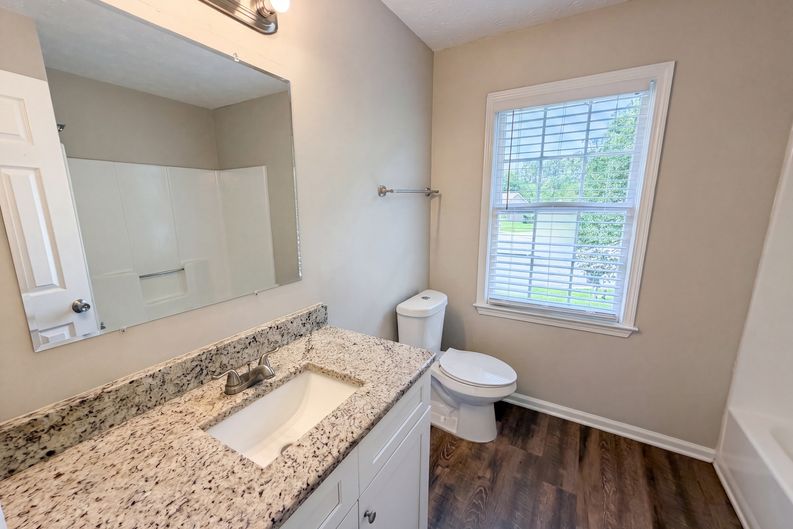 Photo 12 of 23 of 4078 Tara Ct, Loganville, GA