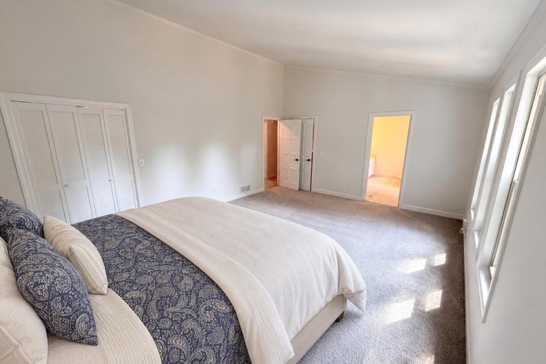 Photo 16 of 40 of 3962 Spalding Holw, Peachtree Corners, GA