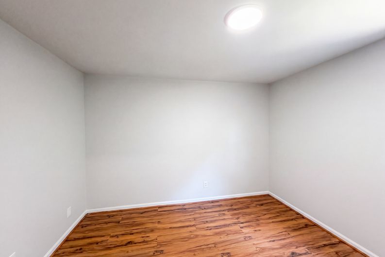Photo 8 of 25 of 4614 Hickory Grove Rd, Mount Holly, NC
