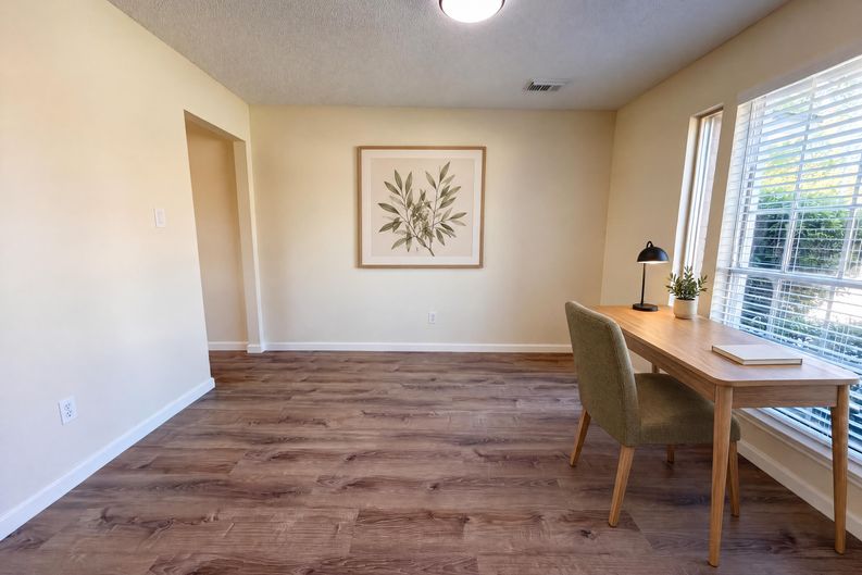 Photo 9 of 32 of 4519 Spinks Creek Ln, Spring, TX