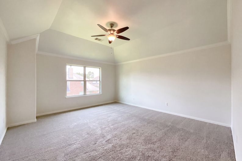 Photo 4 of 22 of 17118 Jetton Park Ln, Humble, TX