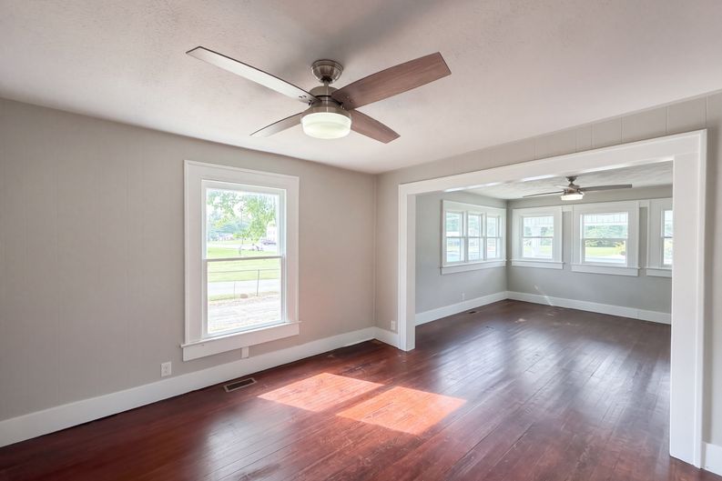 Photo 8 of 20 of 5125 S Walcott St, Indianapolis, IN