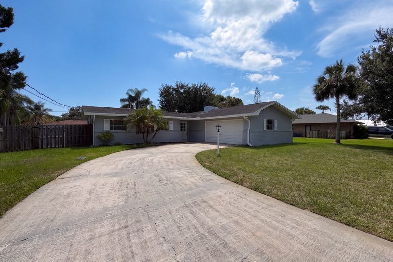 Photo 26 of 30 of 2617 S Fairway Dr, Melbourne, FL