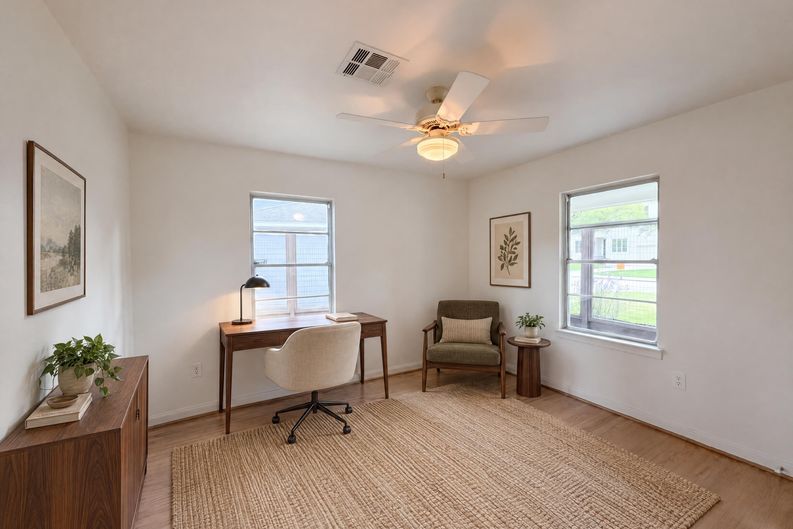 Photo 16 of 29 of 3026 Deal St, Houston, TX