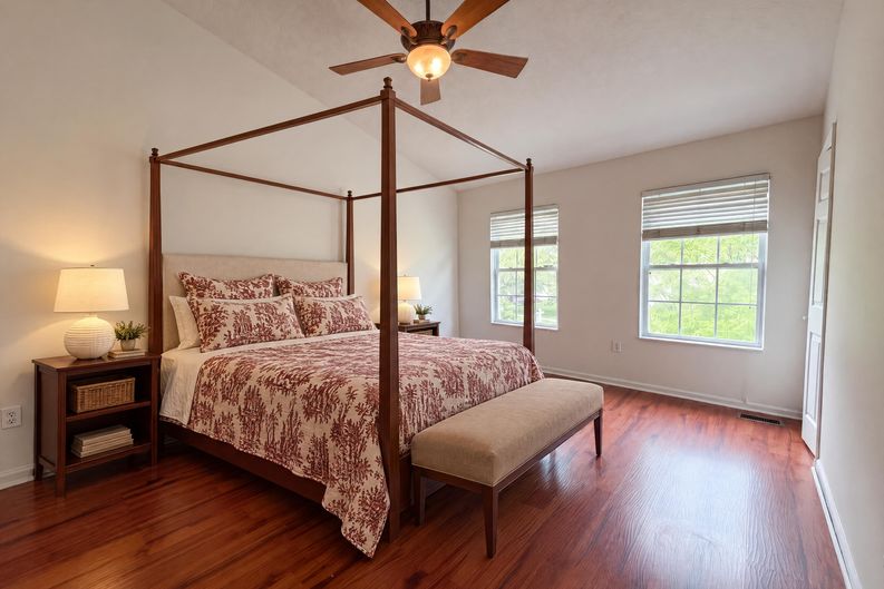 Photo 4 of 51 of 7966 Lazelle Woods Dr, Westerville, OH