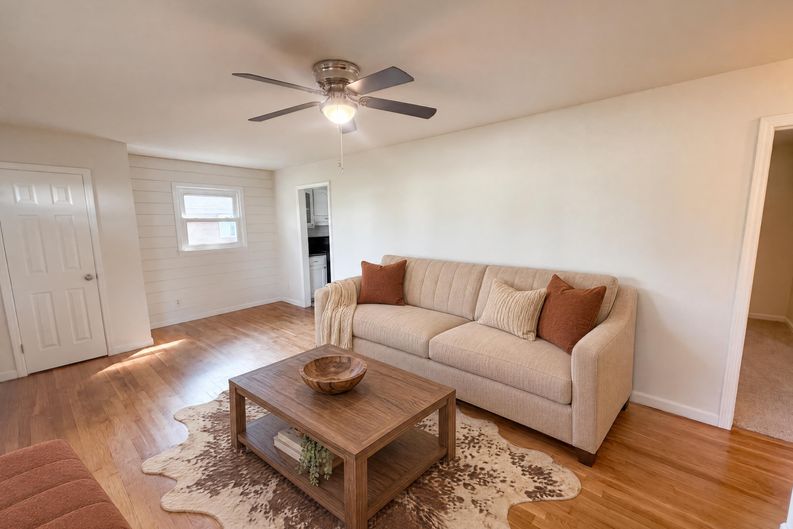 Photo 10 of 18 of 509 Greenbriar Rd, Greensboro, NC