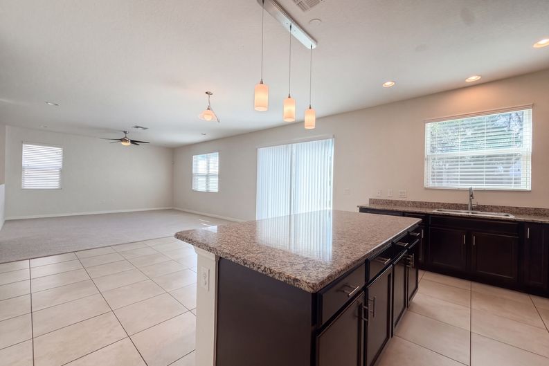 Photo 6 of 30 of 7607 Tangle Rush Dr, Gibsonton, FL