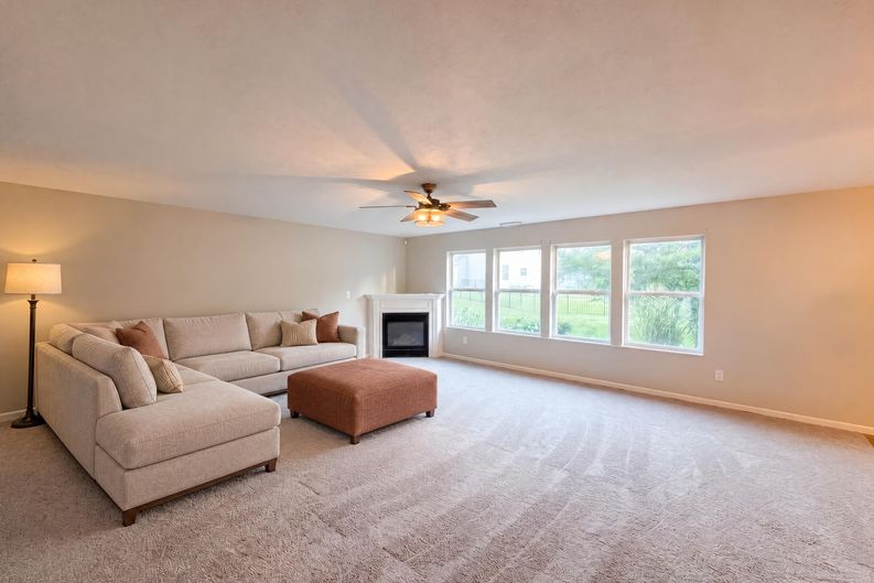 Photo 3 of 23 of 10605 Dunes Ct, Indianapolis, IN