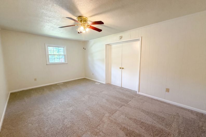 Photo 4 of 17 of 2611 Freemont Rd, Durham, NC