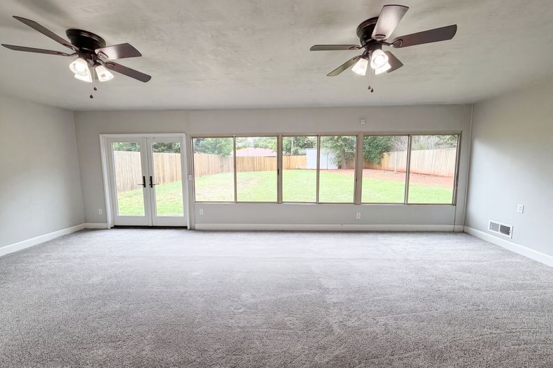 Photo 11 of 17 of 10508 Whitehaven Rd, Oklahoma City, OK