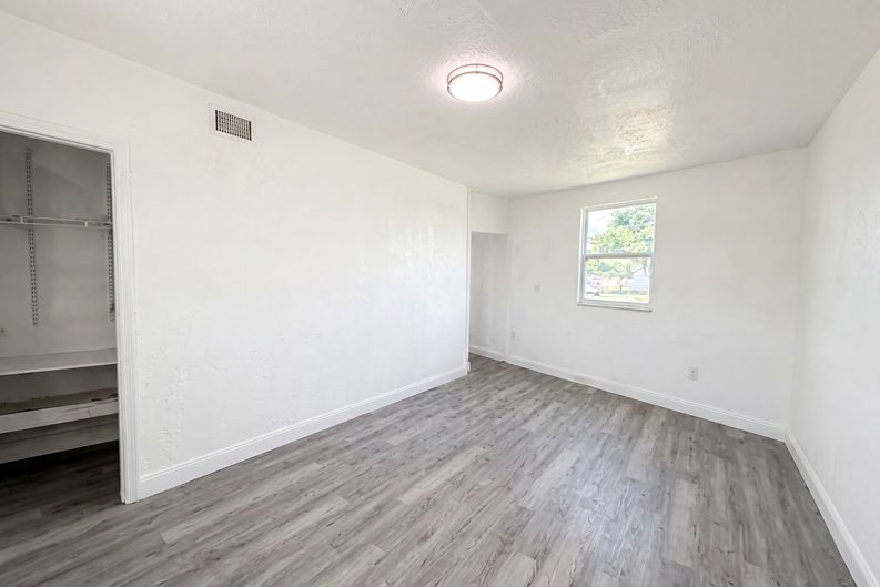 Photo 4 of 26 of 21530 Glendale Ave, Port Charlotte, FL