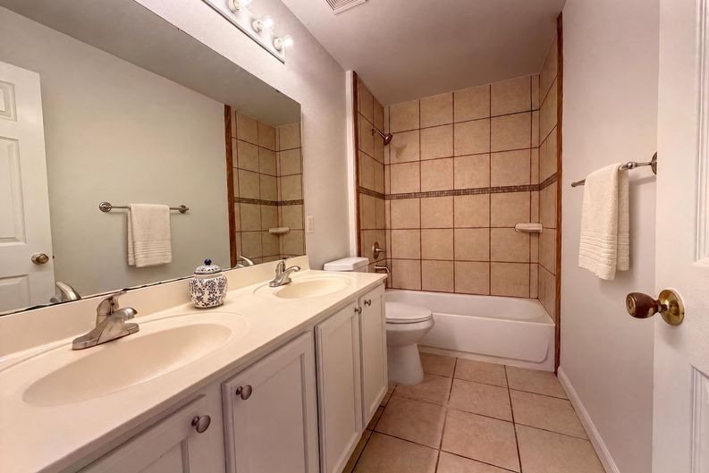 Photo 23 of 26 of 2158 Willesdon Dr W, Jacksonville, FL