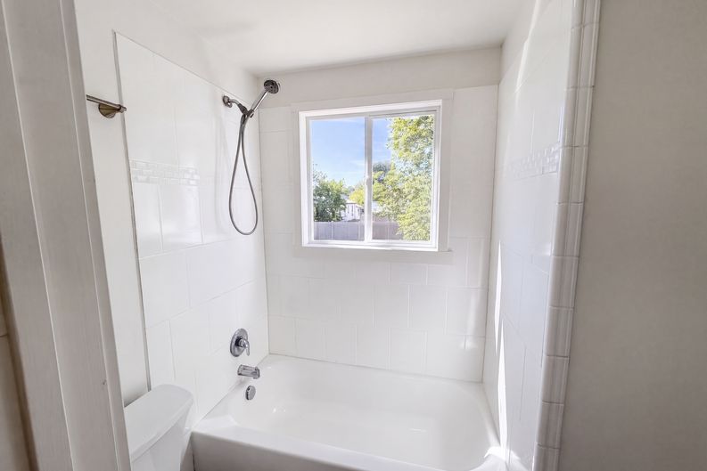 Photo 9 of 24 of 4259 W Stane Ave, West Valley City, UT