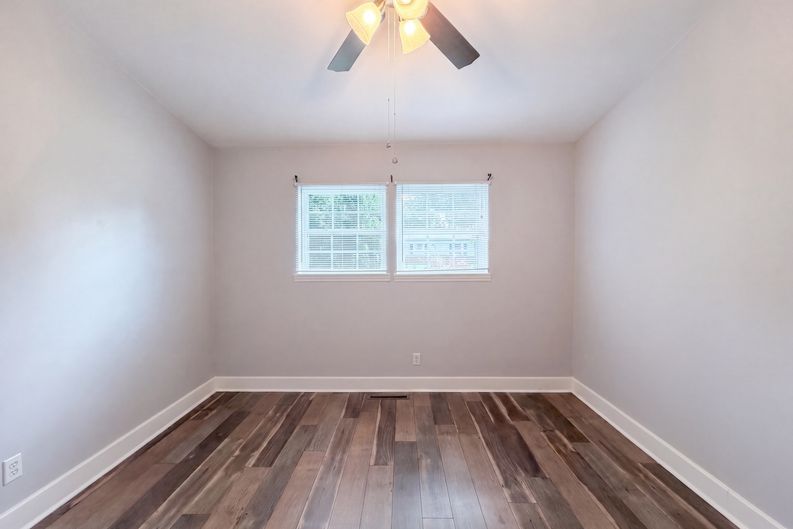 Photo 4 of 16 of 449 Virginia Ave, Statesville, NC
