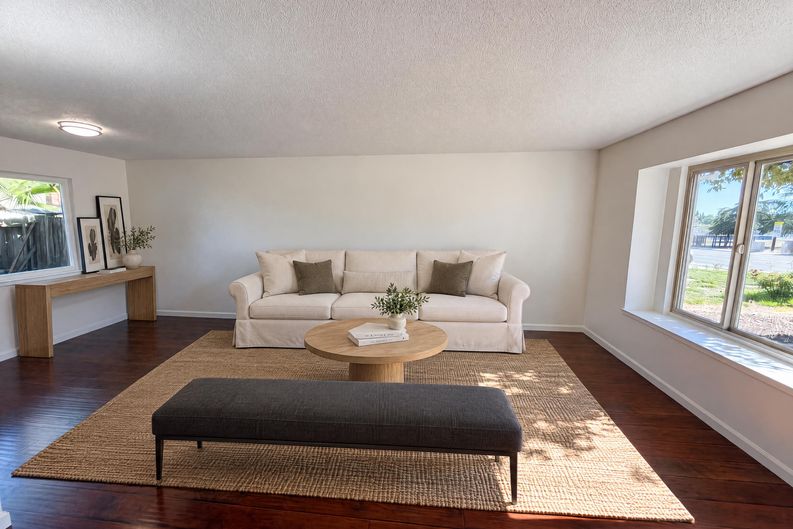 Photo 3 of 39 of 4948 Dewey Dr, Fair Oaks, CA