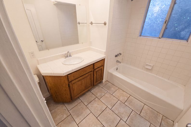 Photo 18 of 31 of 472 Brentwood Dr, Lake Arrowhead, CA
