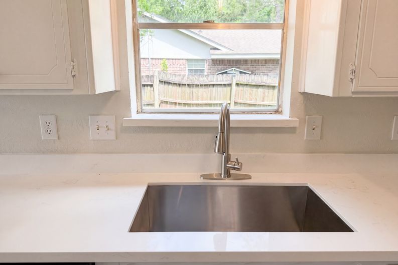 Photo 7 of 21 of 311 Fir Ridge Dr, Huffman, TX