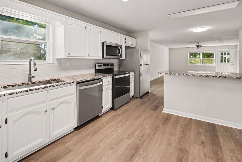 Photo 9 of 15 of 1724 Burgin Ave, Birmingham, AL