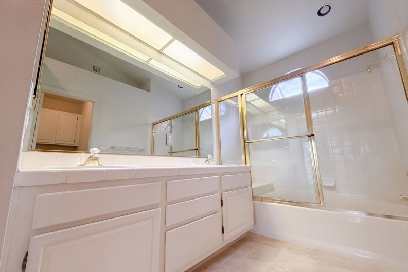 Photo 9 of 27 of 5404 La Patera Ln, Las Vegas, NV
